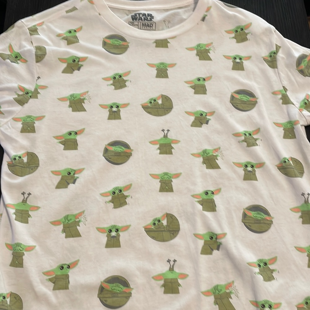 Baby Yoda T-shirt